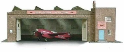 BUS DEPOT, PLANE HANGER Steam Train OO / HO 1/72 scale Card KIT SUPERQUICK B34 - Image 1 of 3