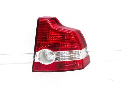 Lámpara de luz trasera de freno panel cuarto pasajero trasero Volvo S40 2004-2007 30698347 Foto 1 de 4