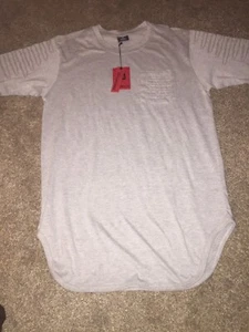 NWT 49.99 Victorious Medium T-Shirt Tee Raglan Bottom Ruffled Sleeves And Pocket - Bild 1 von 12