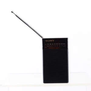 Sony tragbares FM/AM Handradio ICF-P26 getestet funktioniert mit 2 kostenlosen Akkus - Bild 1 von 4