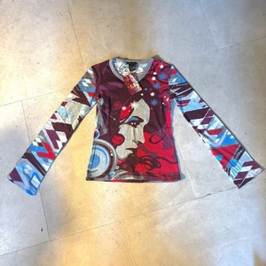 Neu mit Etikett Vintage Y2K Hayes Top S lang ausgestellte Ärmel Custo Barcelona T-Shirt Grafik - Bild 1 von 5