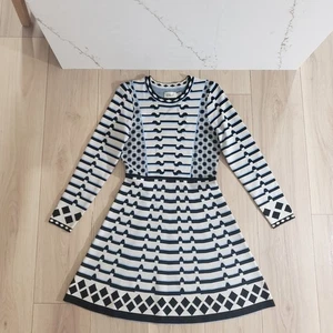 Eliza J Dress Womens PM Blue Ivory Black Geo Stripe Long Sleeve Sweater Fit - Picture 1 of 8