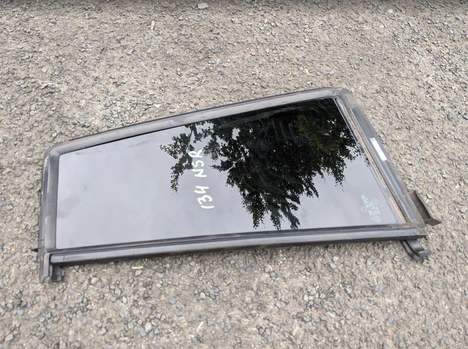 MERCEDES-BENZ GL X164 2008 LEFT REAR WINDOW QUARTER GLASS - Image 1 of 1