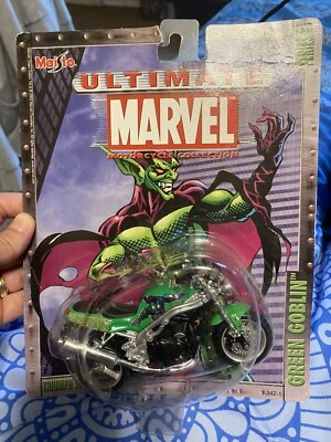 Maisto Ultimate Marvel Motorcycle Collection Green Goblin Triumph Speed Triple - Image 1 of 4