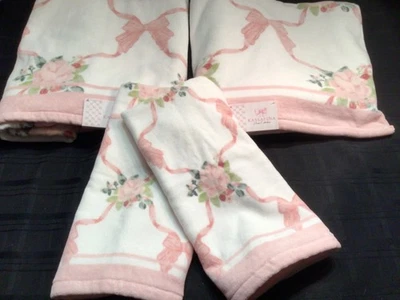 Juego de 4 toallas de mano y baño Kassafina Coquette rosa lazo floral 100 % algodón blanco Foto 1 de 4