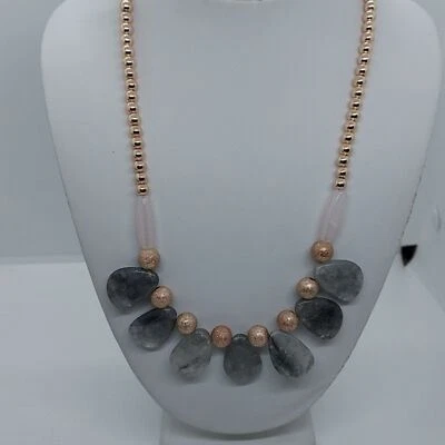 Collar oro rosa y gris Foto 1 de 3