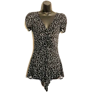Stretch Knit Top Black White Swirl Pattern Ruched size Medium Handkerchief Hem - Picture 1 of 4