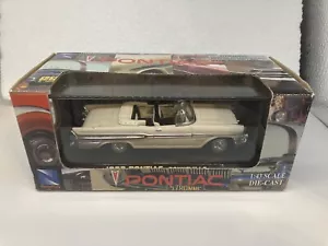 2004 NEW-RAY PONTIAC 1957 PONTIAC BONNEVILLE 1/43 NIB - Picture 1 of 2