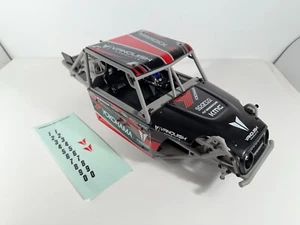 Jaula antivuelco completa Vanquish H10 Optic Yokohama con interior, paneles, despegue RTR - Imagen 1 de 8