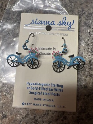 Pendientes Sienna Sky Plata Esterlina Gancho Bicicleta Flores en Cesta Hechos a Mano 1956 Foto 1 de 3
