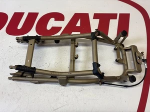 Cuadro trasero Ducati Biposto 748 916 996 16M ECU bronce subchasis cola 47010321A - Imagen 1 de 9