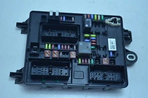 13-16 CADILLAC SRX 3.6L FUSE RELAY BOX OEM - Picture 1 of 24