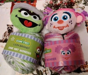 Sesame Street (2) Lion Brand "One Hat Wonder" Grouch & Abby Cadabby Plush Heads - Picture 1 of 3