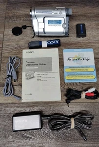 Sony Handycam DCR-TRV260 Digital8 Camcorder Tested Works + Accessories  - Picture 1 of 10