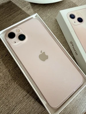 Apple iPhone 13 - 128GB - Rosa (Sbloccato) - Immagine 1 di 3