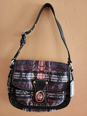 Cartera Coach Tartán Amapola Pequeño Penny A Cuadros Solapa Cierre Giratorio Multicolor F15477 En muy buen estado Foto 1 de 4