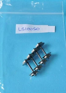 L510050 Liliput Spare 4 × Wheels + Axles 24.6mm Axles 13.6mm Diameter HO Gauge - Picture 1 of 1