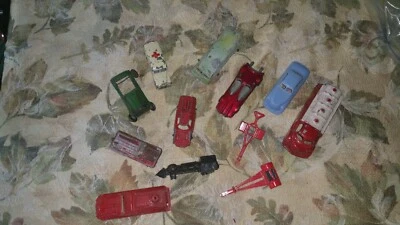 MATCHBOX DAIMLER AMBULANCIA #14 LOTE DE JUGUETES ESTAMPADOS CABINA SOBRE REO Foto 1 de 3