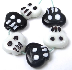 6 Lampwork Handmade Glass Black White Skull Halloween Beads 14-16mm - Picture 1 of 2