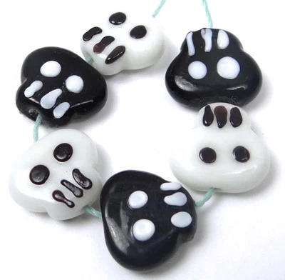 6 Lampwork Handmade Glass Black White Skull Halloween Beads 14-16mm - Image 1 of 2