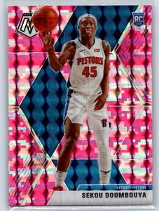 2019 Panini Mosaik #243 Sekou Doumbouya PINK CAMO Detroit Kolben RC - Bild 1 von 2