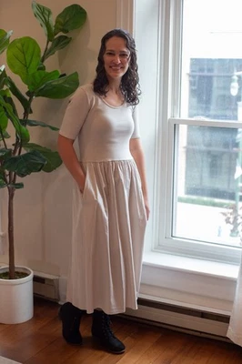 Vestido feminino Mary, para melhor ajuste, pequeno/médio. Creme colorido. Material algodão - Imagem 1 de 3