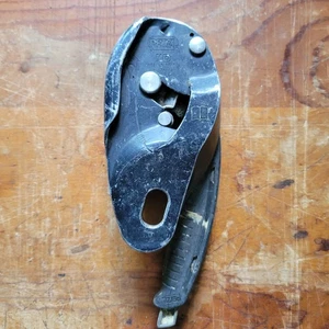 Petzl I’D L - Self-Braking Descender - Picture 1 of 7