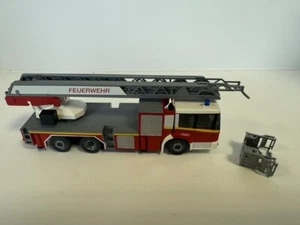 Wiking 06153941 Feuerwehr DLK 30 PLC LKW MB Econic 1:87 OVP H0 - Bild 1 von 7