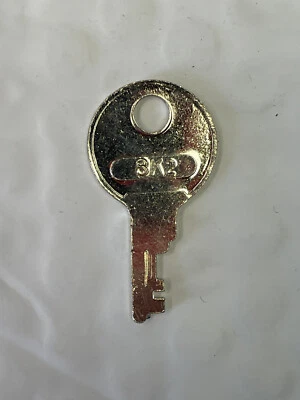 Vintage Excelsior #8K2 Key-Luggage Steamer Trunk, Suitcase, Briefcase...NEW - Image 1 of 2