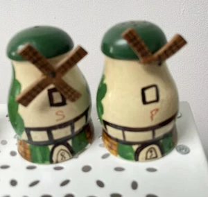 Vintage Retro Wooden Salt And Pepper Set Windmills - Picture 1 of 7
