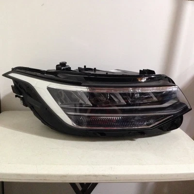 Faro reflector lateral derecho Volkswagen Tiguan 2022-24 pasajero LED brillante OEM Foto 1 de 4