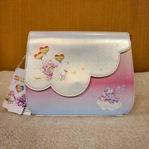 Loungefly Care Bears x Sanrio Hello Kitty & Friends Care-A-Lot Umhängetasche Handtasche - Bild 1 von 15