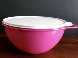 Tupperware Thatsa Bowl for Mixing, Serving, Storage Bowl 12 Cups Bright Pink New - Picture 1 of 2