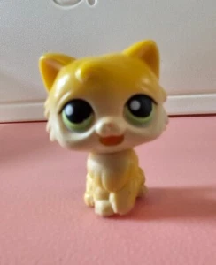 Littlest Pet Shop Hasbro Magic Motion Pets Yum Yum Kitty Yellow Green Eyes - Picture 1 of 5