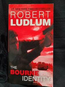 Jason Bourne Ser.: Die Bourne-Identität von Robert Ludlum (2010, Massenmarkt) - Bild 1 von 5