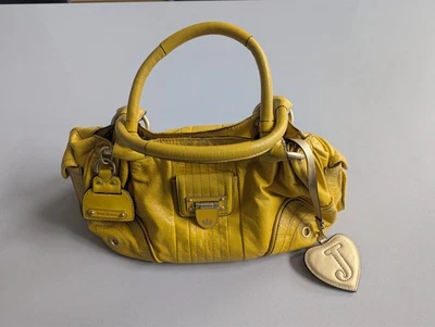 Cartera Juicy Couture Vintage Y2K Cuero Amarillo con Dije de Bolso Foto 1 de 4