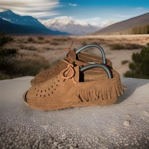 Minnetonka Damen klassische Fransen weiches Wildleder Leder Stiefeletten Größe 9 hellbraun - Bild 1 von 24