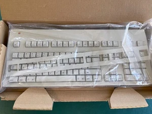 Apple Extended Keyboard II NOS (No Cable) M0312 Vintage - Afbeelding 1 van 5