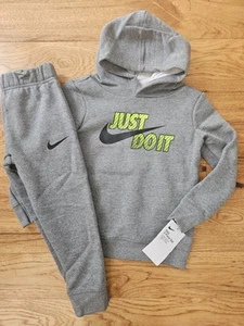NWT boys Nike Hoodie/Jogger set size 4 - Picture 1 of 1