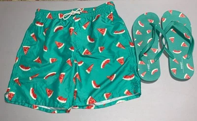 Bañador Old Navy para hombre talla S verde con rodajas de sandía y volteretas a juego Foto 1 de 4