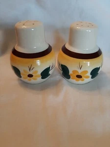 Vernon Kilns Brown Eyed Susan Salt and Pepper Shakers Made in U.S.A. - Picture 1 of 4