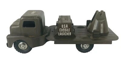 VINTAGE 1950'S STRUCTO GMC U.S.A . ARMY MISSILE LAUNCHER TRUCK NO MISSILES USA - Image 1 of 4