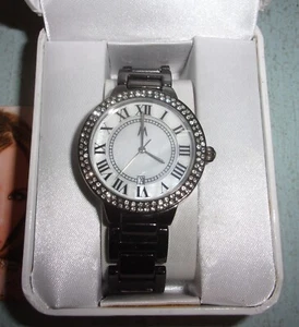 Reloj Melania Trump Damas en Caja Banda Negra con Piedras Alrededor de la Cara Primera Dama - Imagen 1 de 3