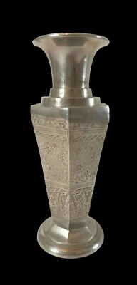 Jarrón Art Nouveau floral vintage plateado grabado/repujado. India. Firmado Foto 1 de 4