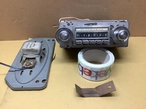 VINTAGE 1970 1971 1972 Oldsmobile Cutlass 442 Hurst Am Radio OEM 7935003 TESTED - Picture 1 of 11