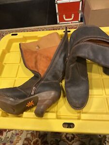 The Art Company Zip Up Boots Size 4 Made In Spain