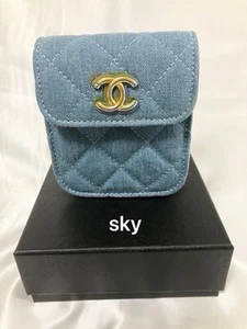 CHANEL BEAUTY DENIM Schultertasche Mini Tasche Beutel Gold Kette Neuheit Neu - Bild 1 von 10