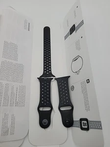 Apple Nike Sportarmband für Watch Series 8/SE (2022) - Schwarz/Schwarz, M/L (45mm) - Bild 1 von 7