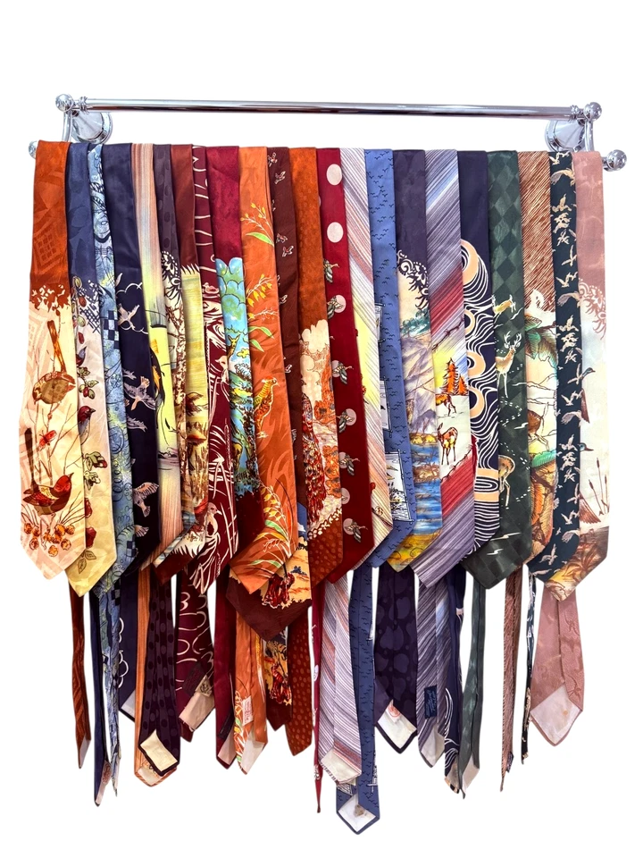 Lote de 22 corbatas vintage para hombre de la década de 1940 | Corbatas novedosas Swing Era Silk Rayon MCM Foto 1 de 4