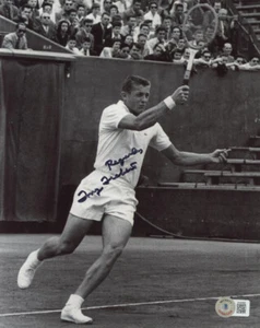 TONY TRABERT SIGNED AUTOGRAPHED 8x10 PHOTO TENNIS LEGEND ANNOUNCER BECKETT BAS - Picture 1 of 2